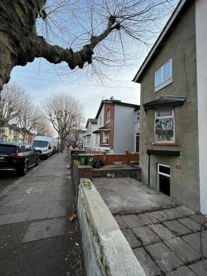 Upton Park Bedrooms 25 Min To Central ลอนดอน ภายนอก รูปภาพ