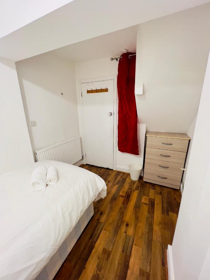 Upton Park Bedrooms 25 Min To Central ลอนดอน ภายนอก รูปภาพ